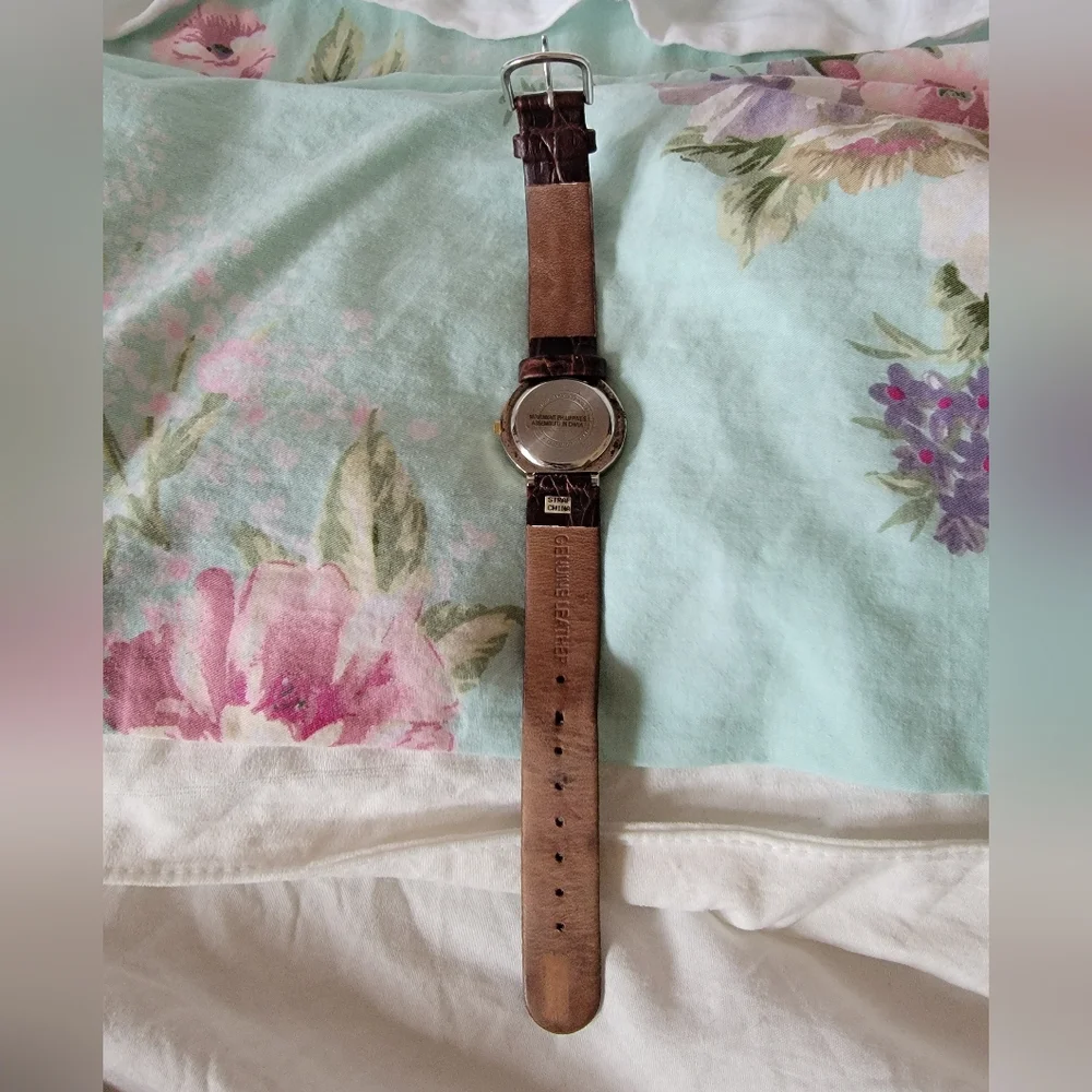 Timex Vintage Leather Silver Tone Watch - Picture 11 of 16